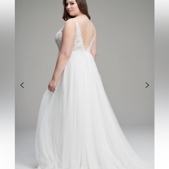 Wedding dress - Picture 2 of 3